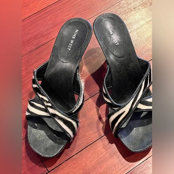 NINE WEST NIGHT OUT SET ZEBRA PRINT MULES AND SATIN CLUTCH SIZE 11 (FITS 10) - Picture 2 of 6